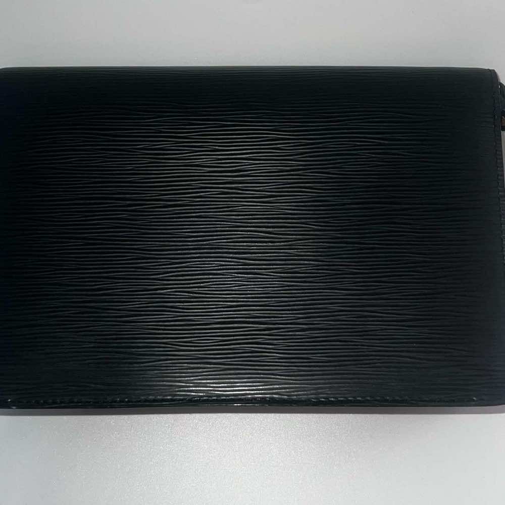 Louis Vuitton Dragonne Pochette - 2