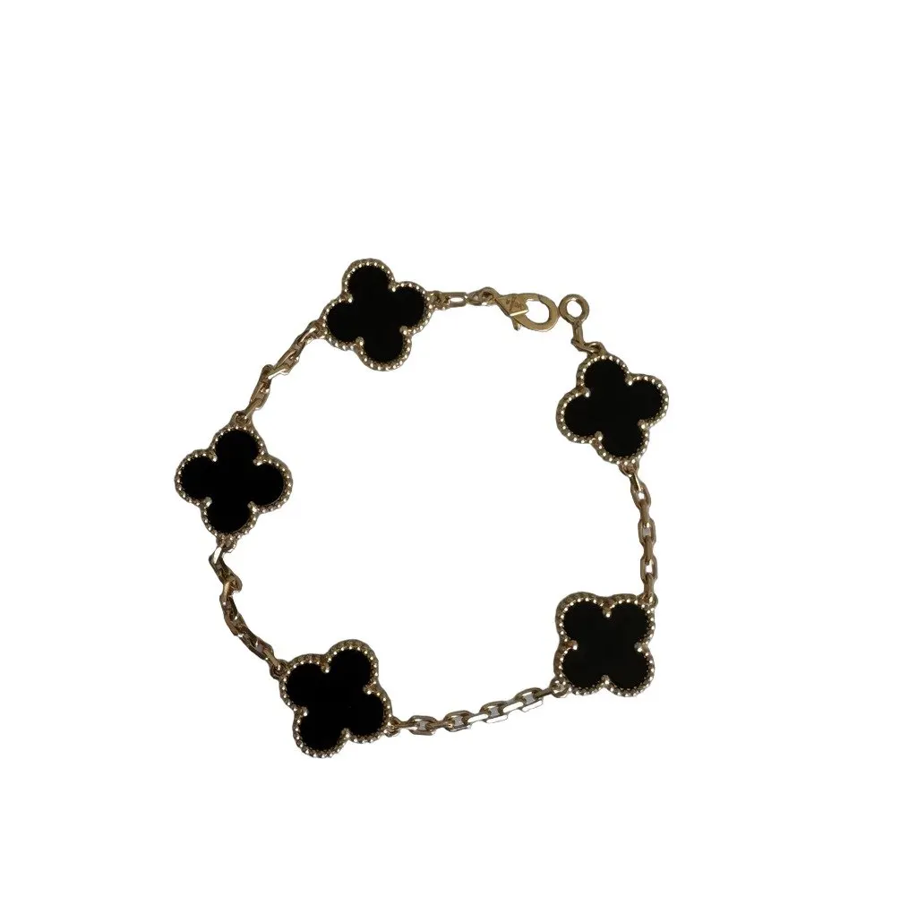 Van Cleef & Arpels Alahambra