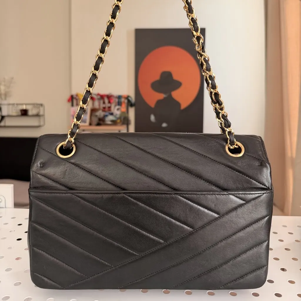 Chanel Classic Black Very good - Back View