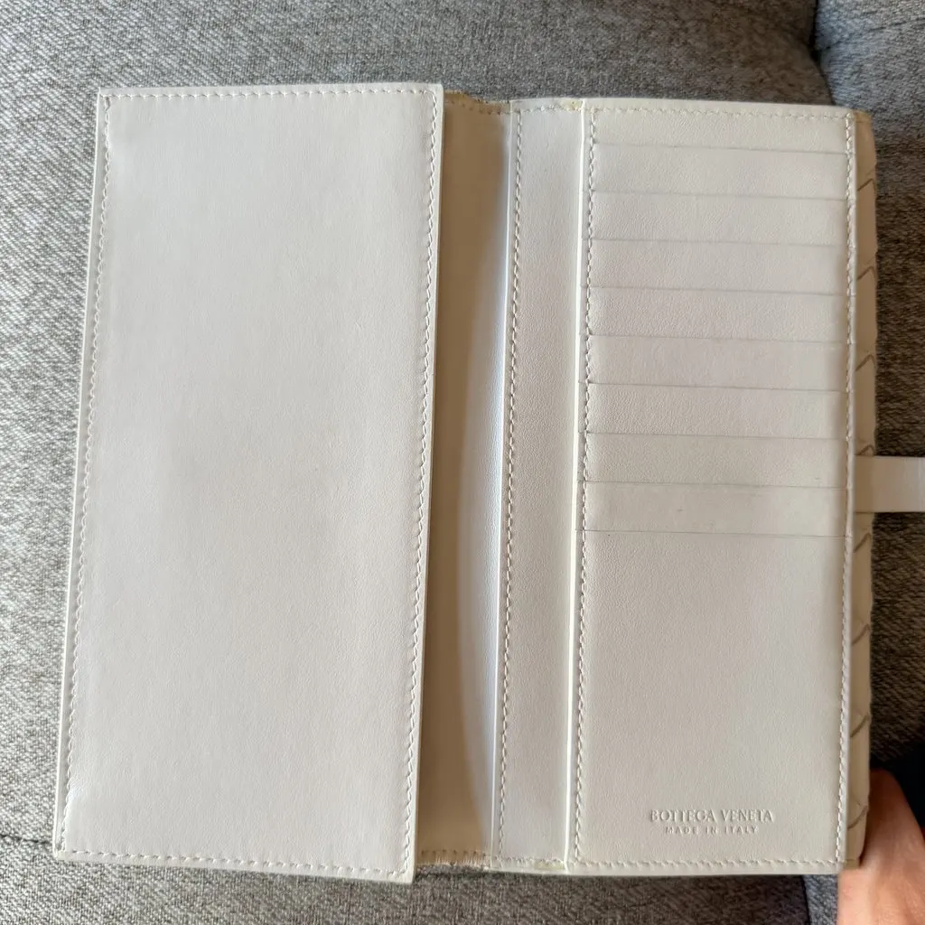 Bottega Veneta White Intrecciato French Long Wallet White Leather Very good - Box View