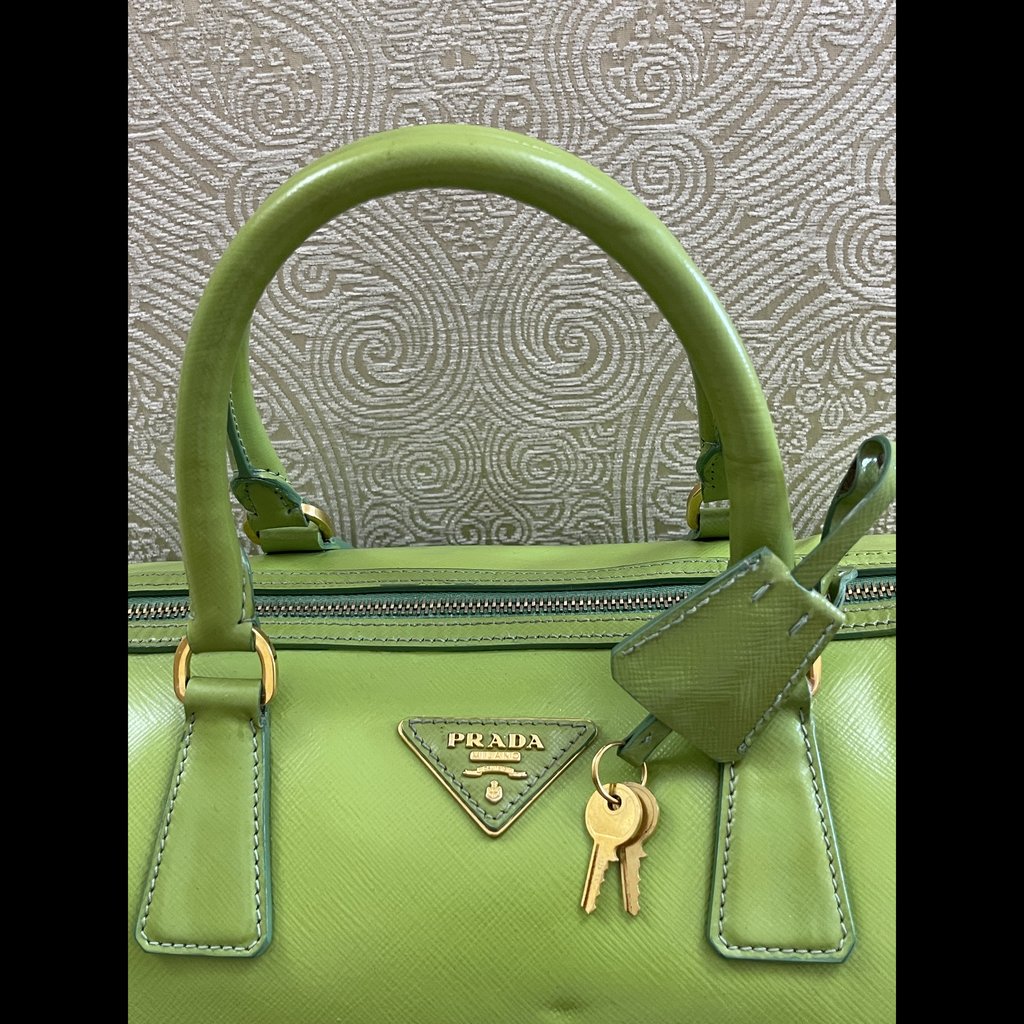 PRADA ハンドバッグ グリーン Prada Green Saffiano Boston Bag Green Medium Leather