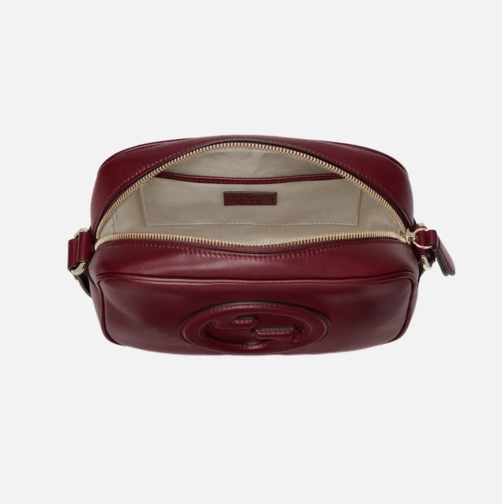 Gucci Blondie Burgundy Leather Never worn, with tag - Model View