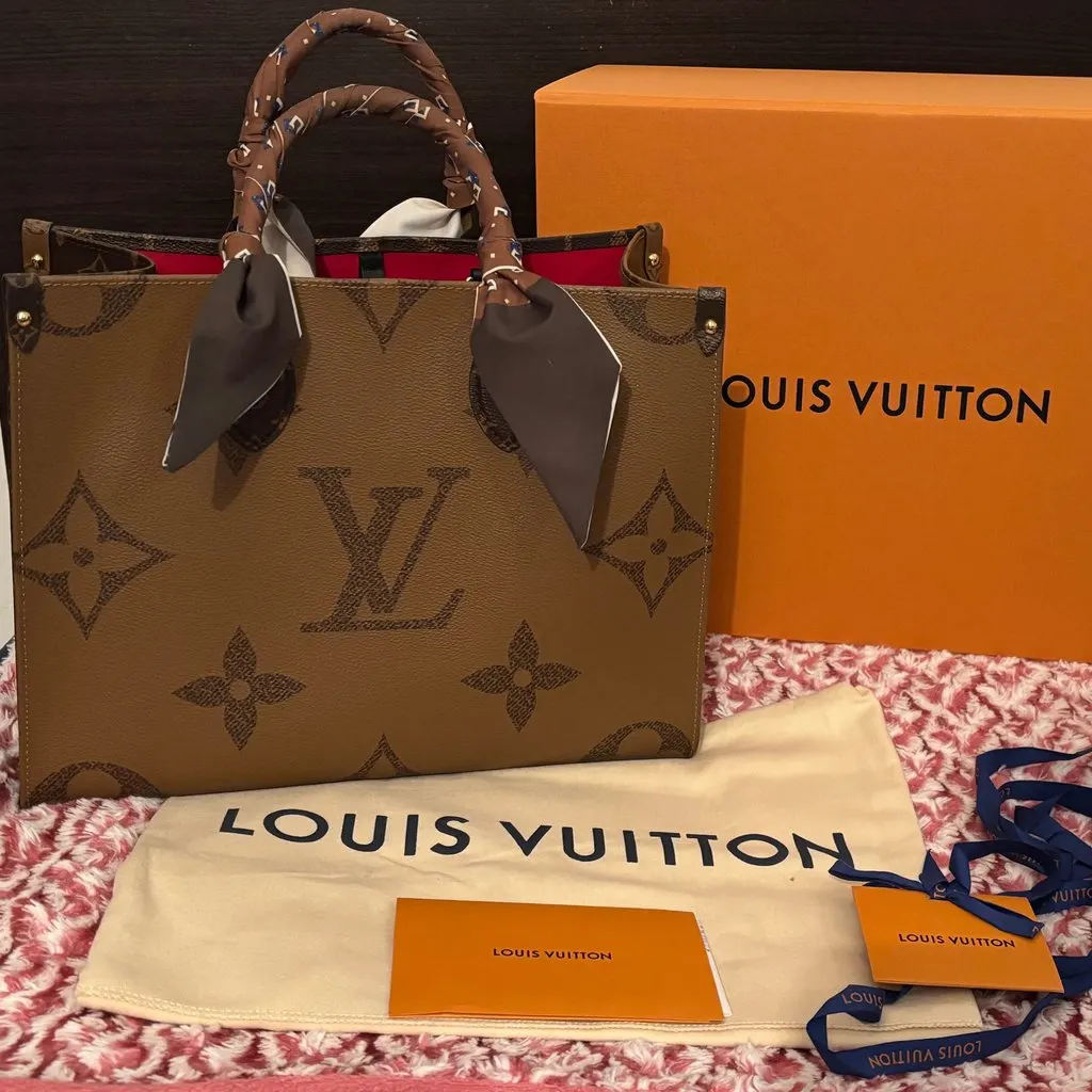 Louis Vuitton OnTheGo Tote Brown Canvas Very good - Box View