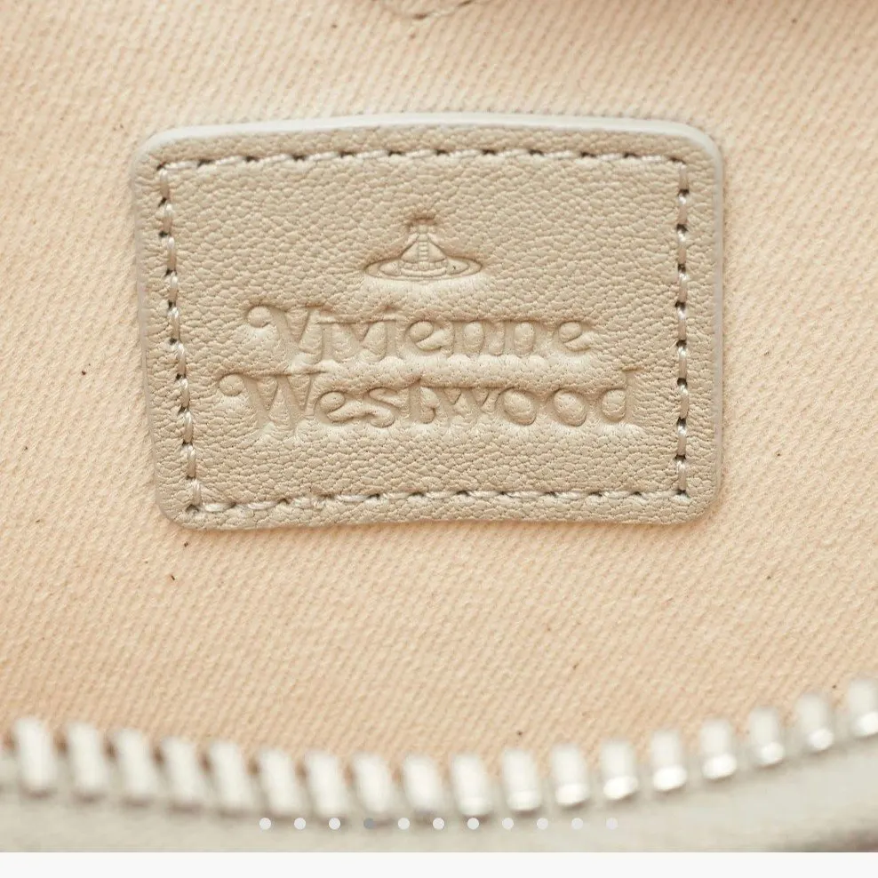 Vivienne Westwood Heart Shape Crossbag MultiColor Canvas Very good - Model View