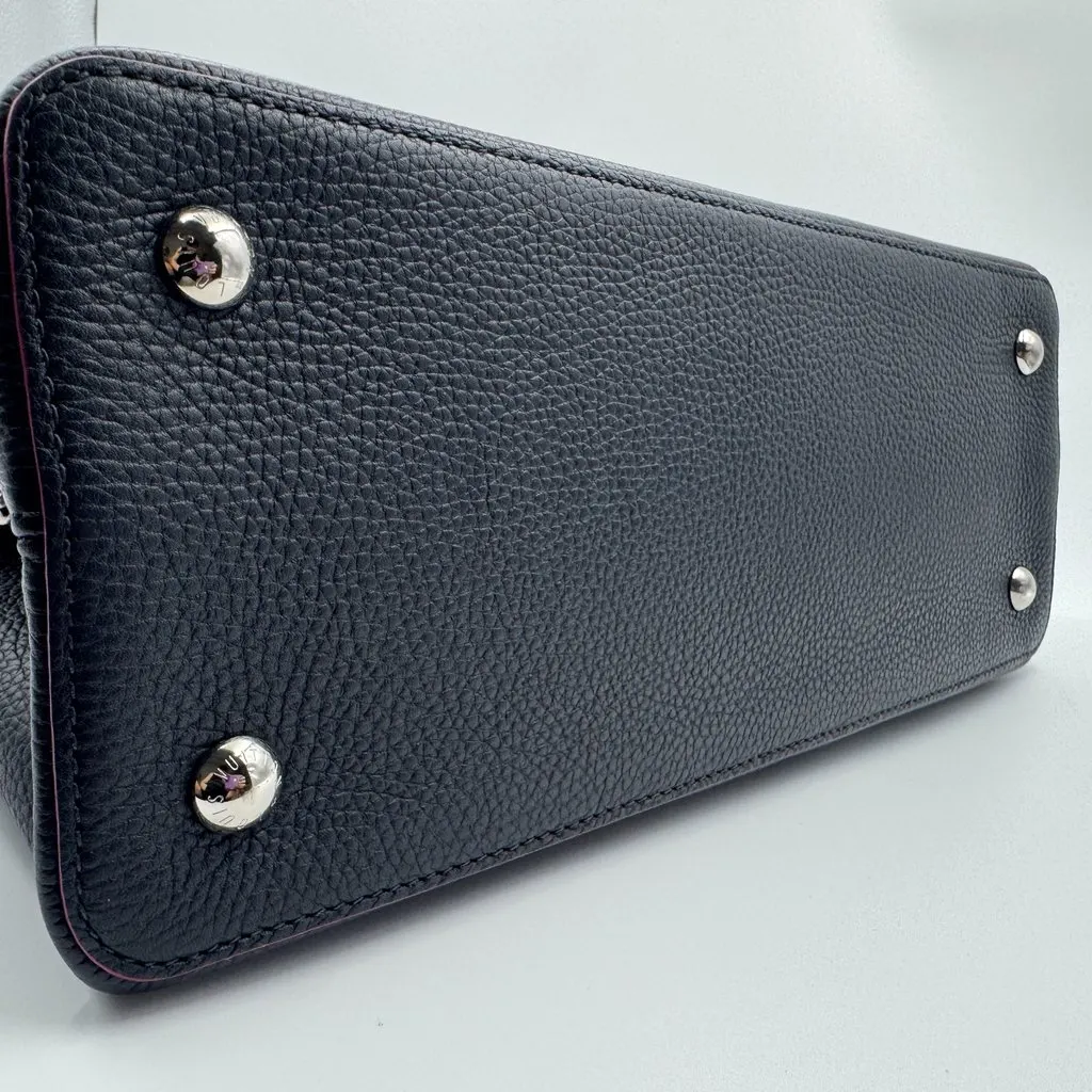 Louis Vuitton Capucines Black Good - Inside View