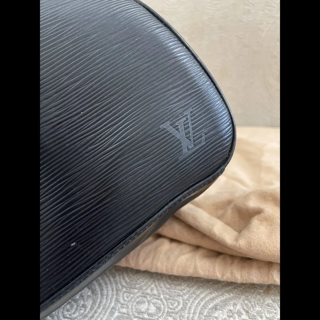 Louis Vuitton Black Epi Leather Jasmin Black Leather Good - Back View