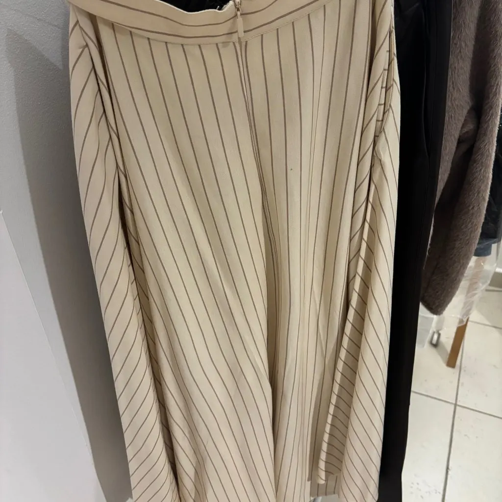 Max Mara Skirt Beige Never worn - Back View