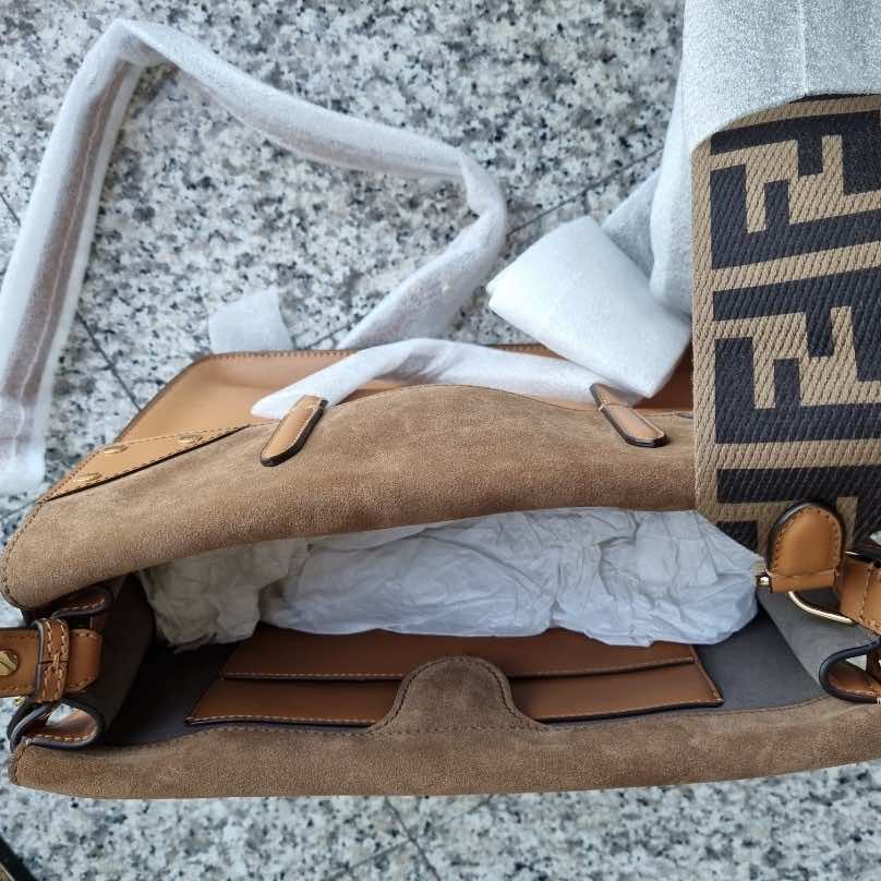 Fendi Flip Leather Bag - 4