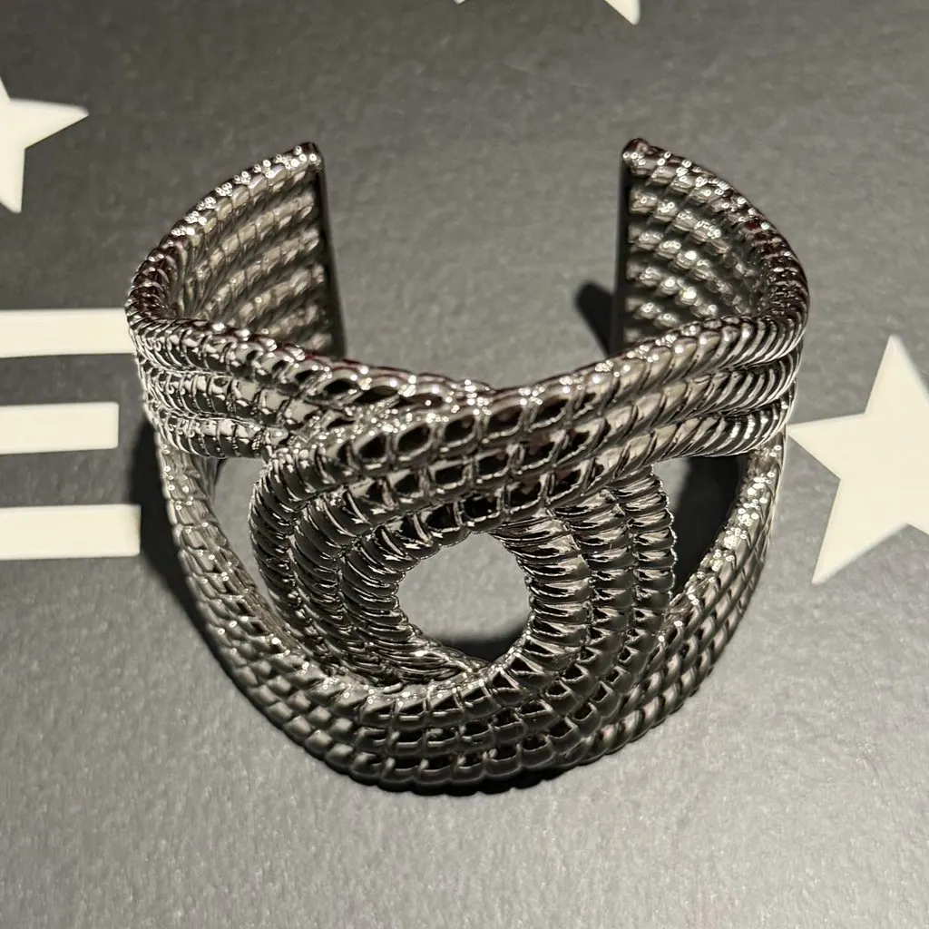 Chanel Coco Crush Silver Never worn, with tag - Back View