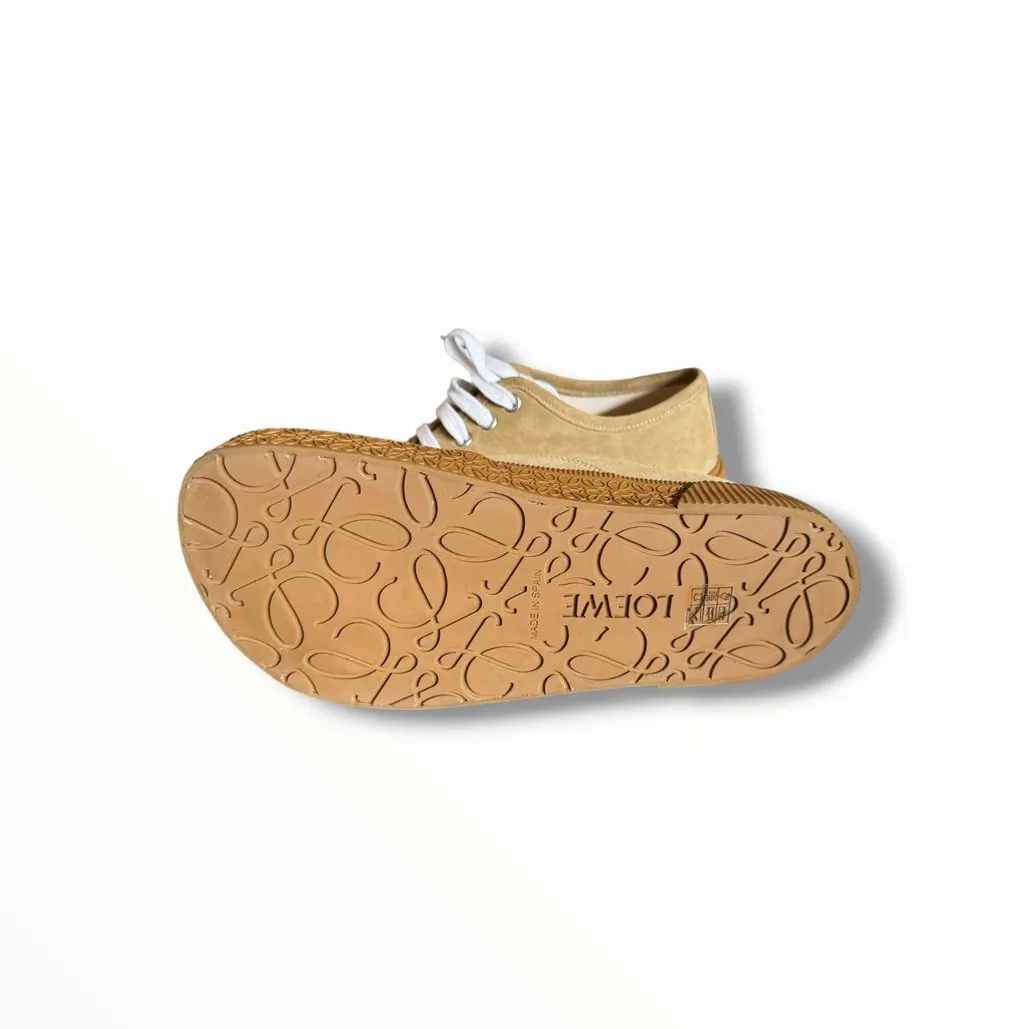 Loewe Loewe Sneaker Vulca Gold Leather Never worn, with tag - Model View