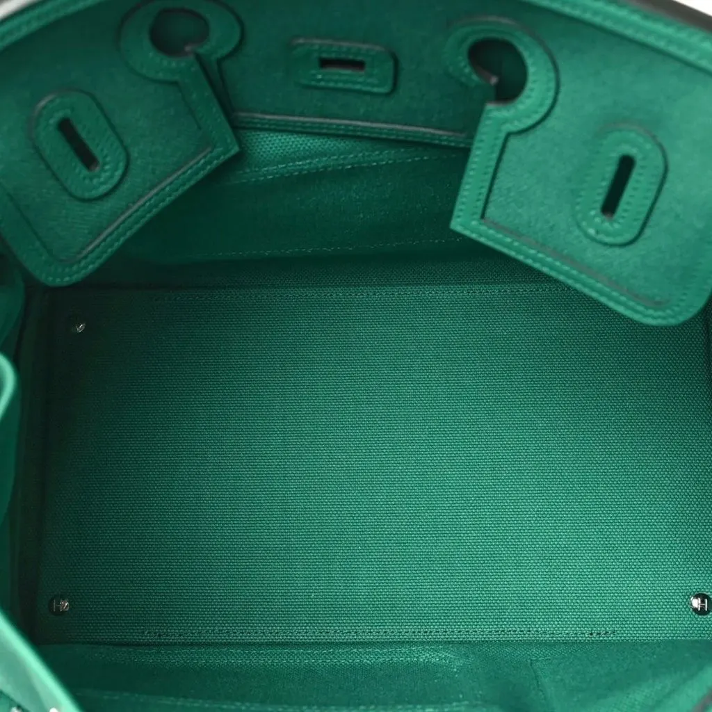 Hermès Birkin Cargo 35 Green Never worn, with tag - Model View