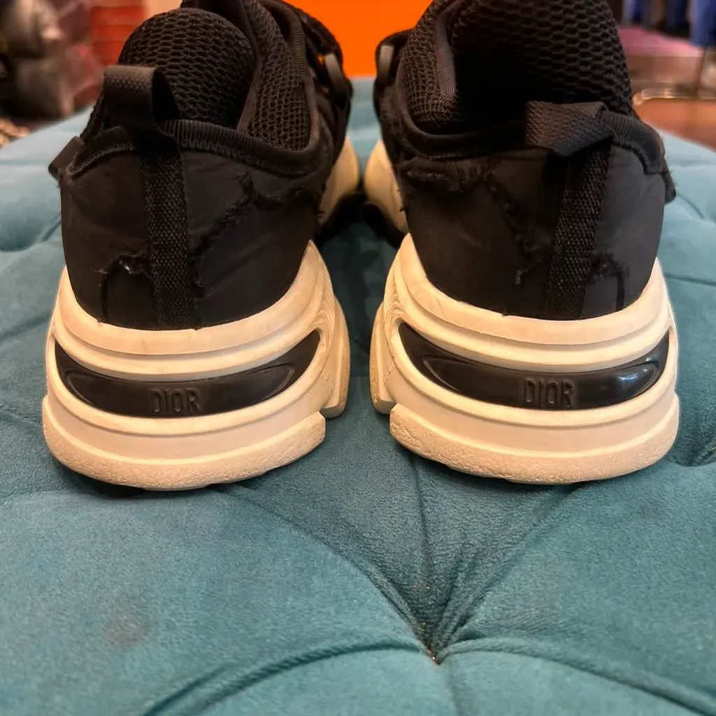 Dior Sneakers Anthracite Good - Inside View