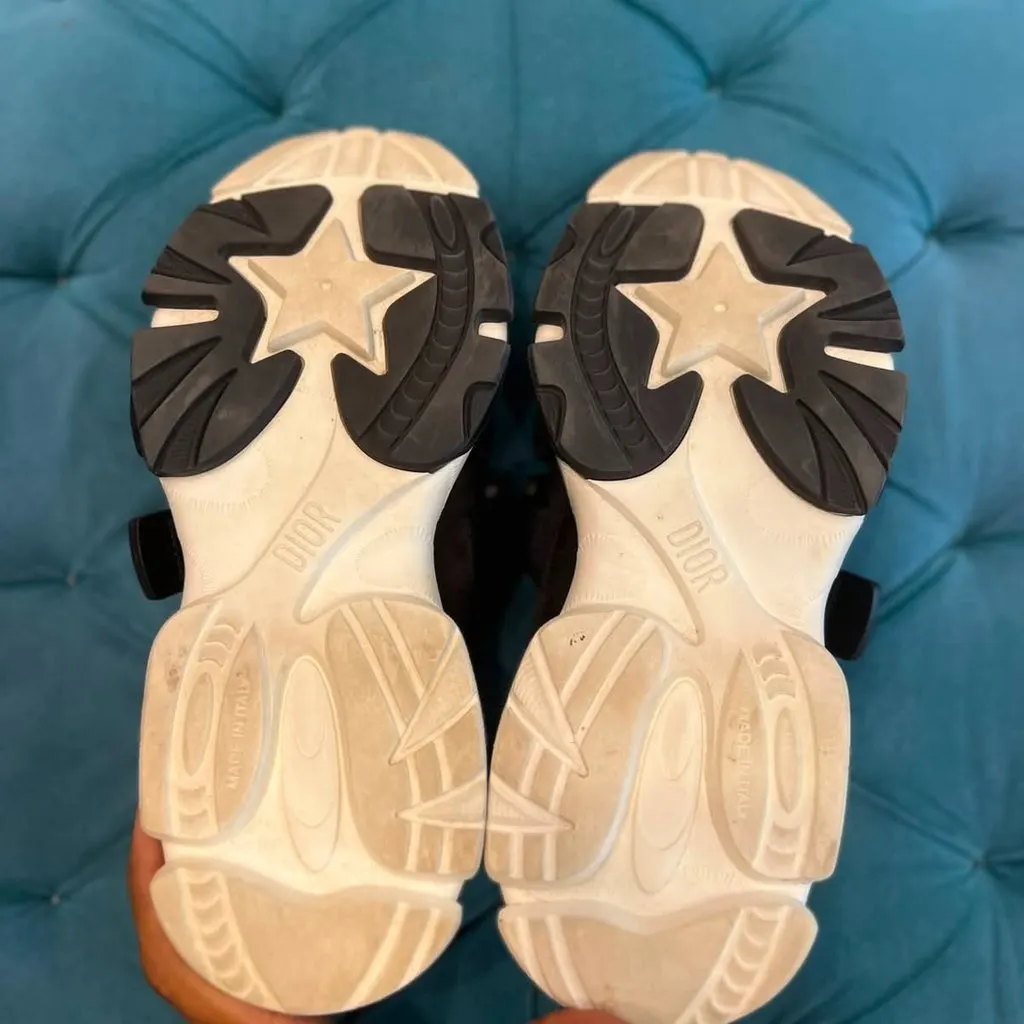 Dior Sneakers Anthracite Good - Model View