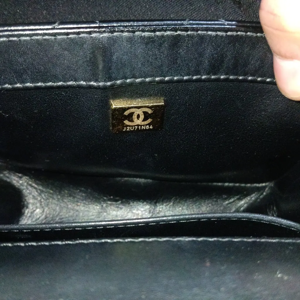 Chanel Flap Bag Black Leather Very good - Model View