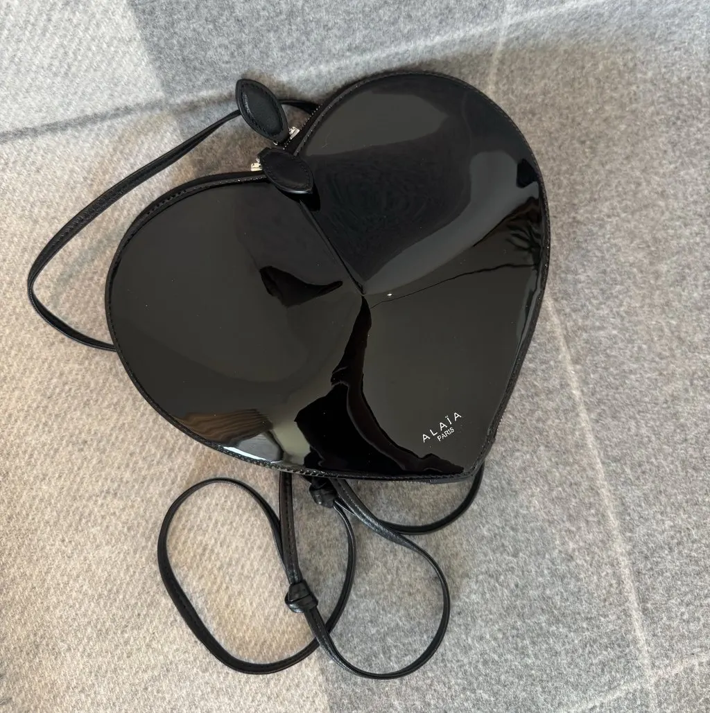 Alaïa Le Coeur Black Leather Never worn - Inside View
