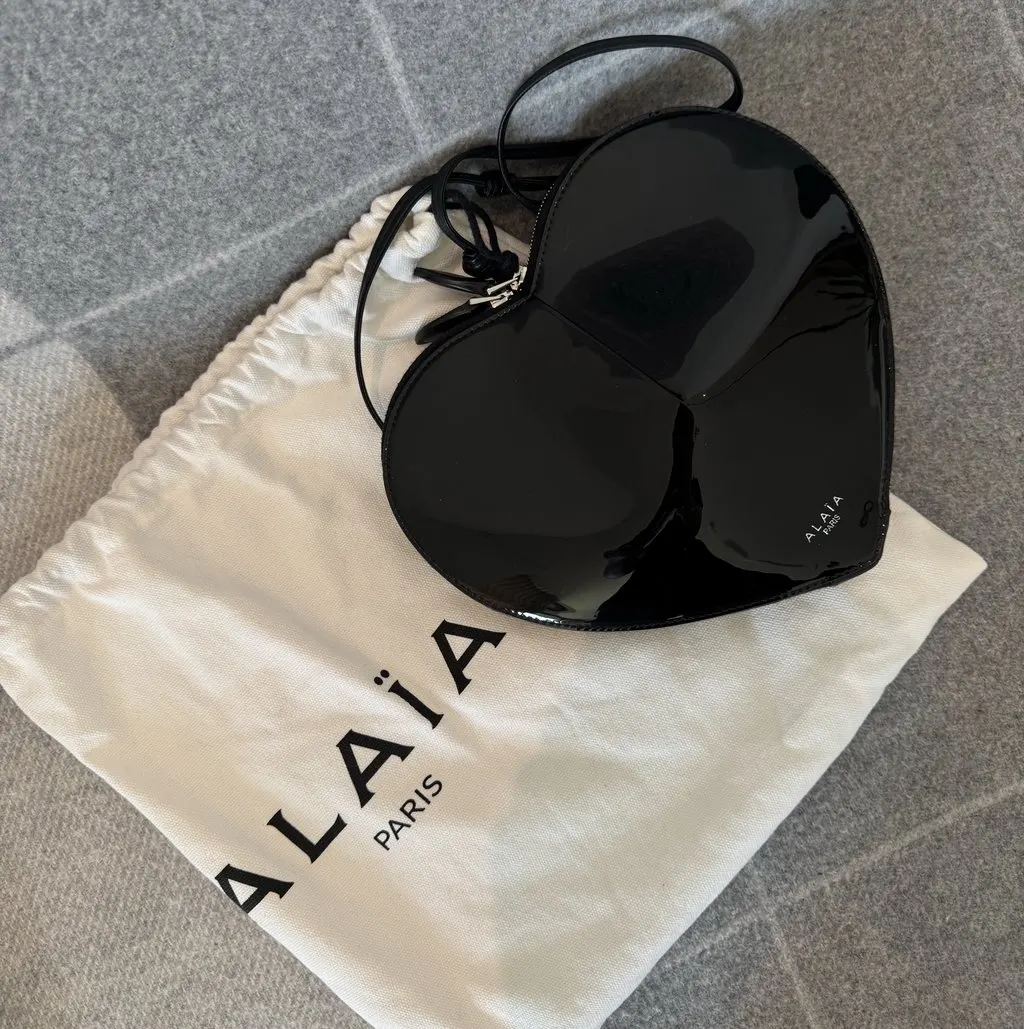 Alaïa Le Coeur Black Leather Never worn - Box View