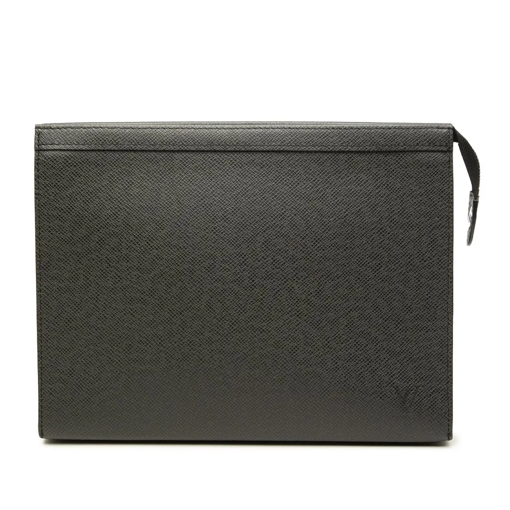 Louis Vuitton Taiga Pochette Voyage MM Black Leather Very good - Front View