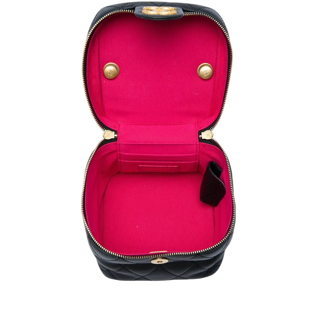 Chanel Small Quilted Calfskin Chain Bar Vanity Case with Chain Black Leather Very good - Model View
