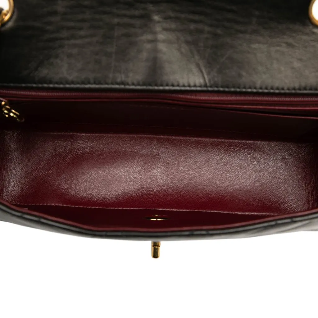 Chanel Medium Lambskin Diana Flap Black Leather Very good - Model View