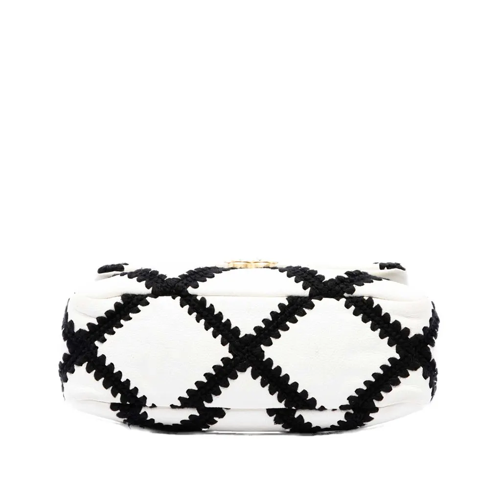 Chanel Medium Crochet Calfskin 19 Flap White Leather Very good - Inside View