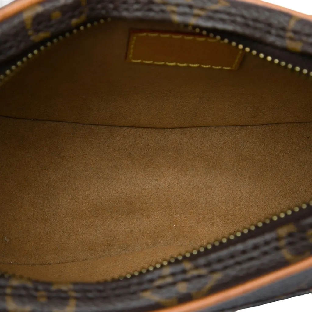 Louis Vuitton Monogram Loop Brown Canvas Very good - Model View