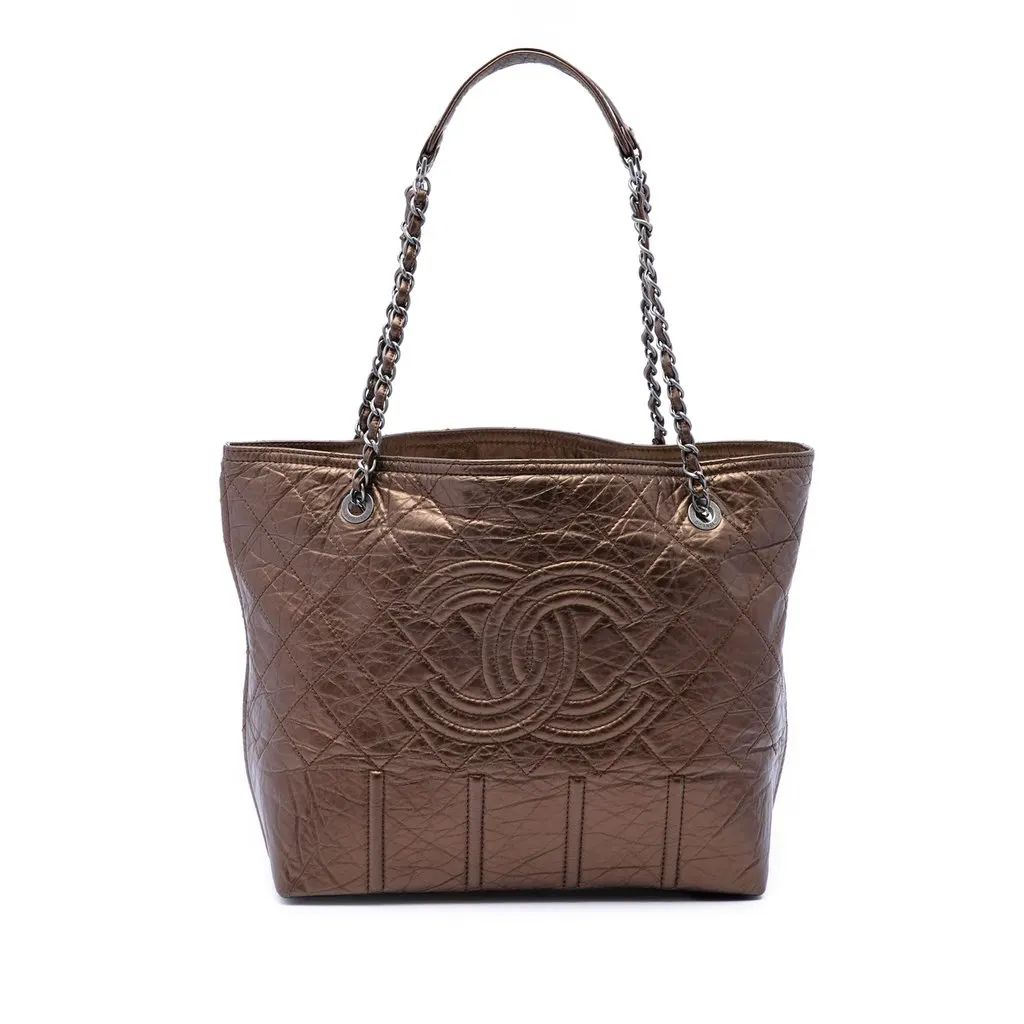 Chanel Distressed Calfskin Shopping In Moscow Tote Brown Leather Very good - Front View