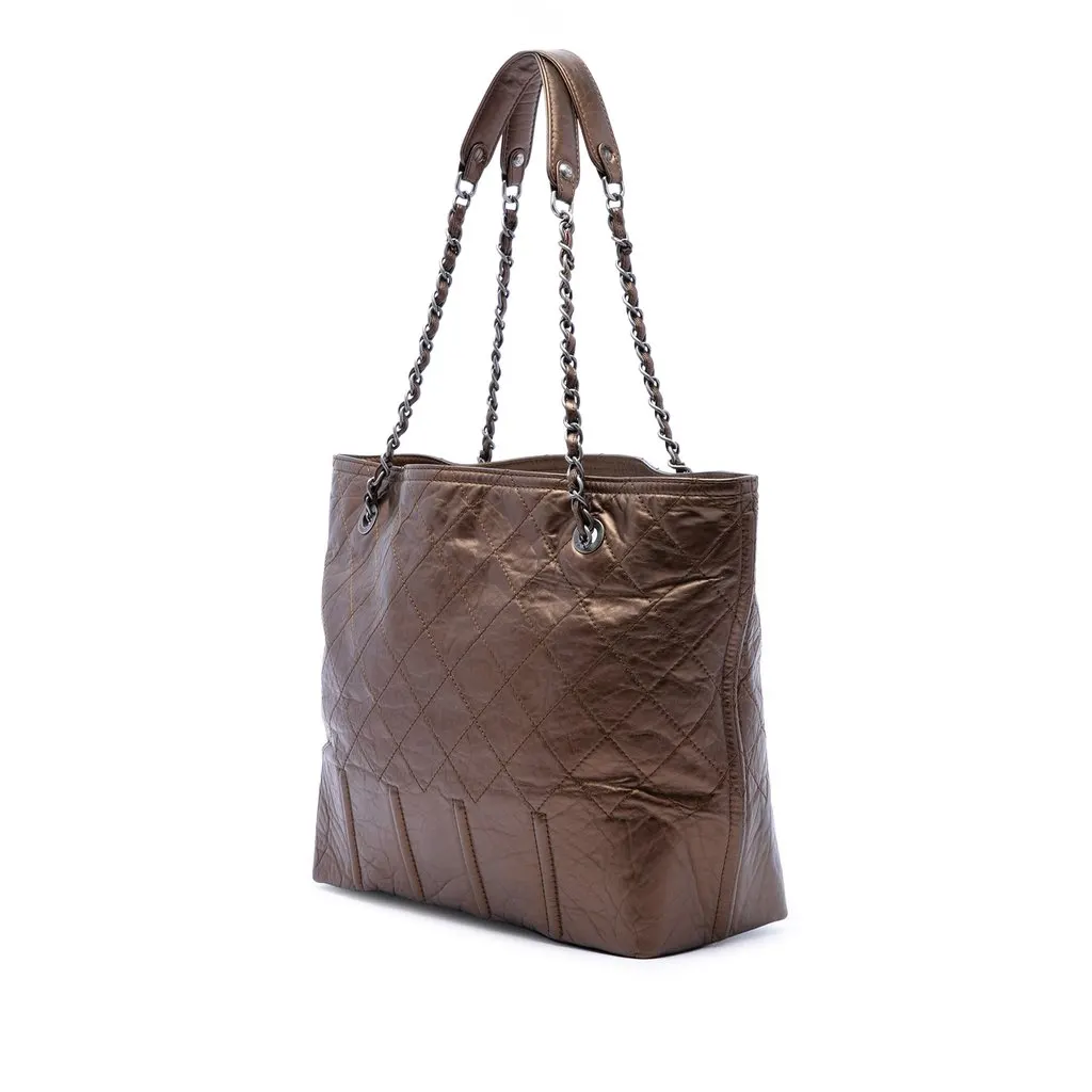 Chanel Distressed Calfskin Shopping In Moscow Tote Brown Leather Very good - Back View