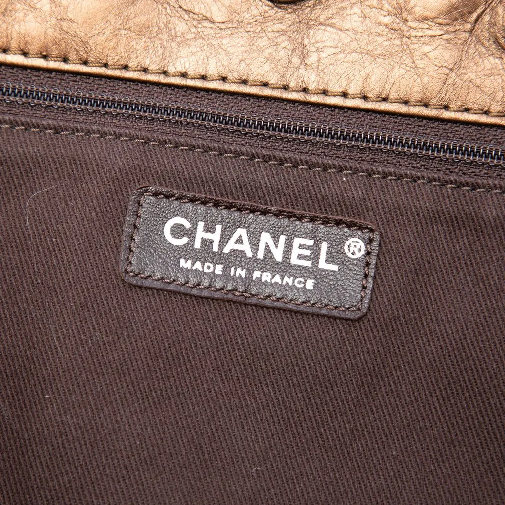 Chanel Distressed Calfskin Shopping In Moscow Tote Brown Leather Very good - Box View