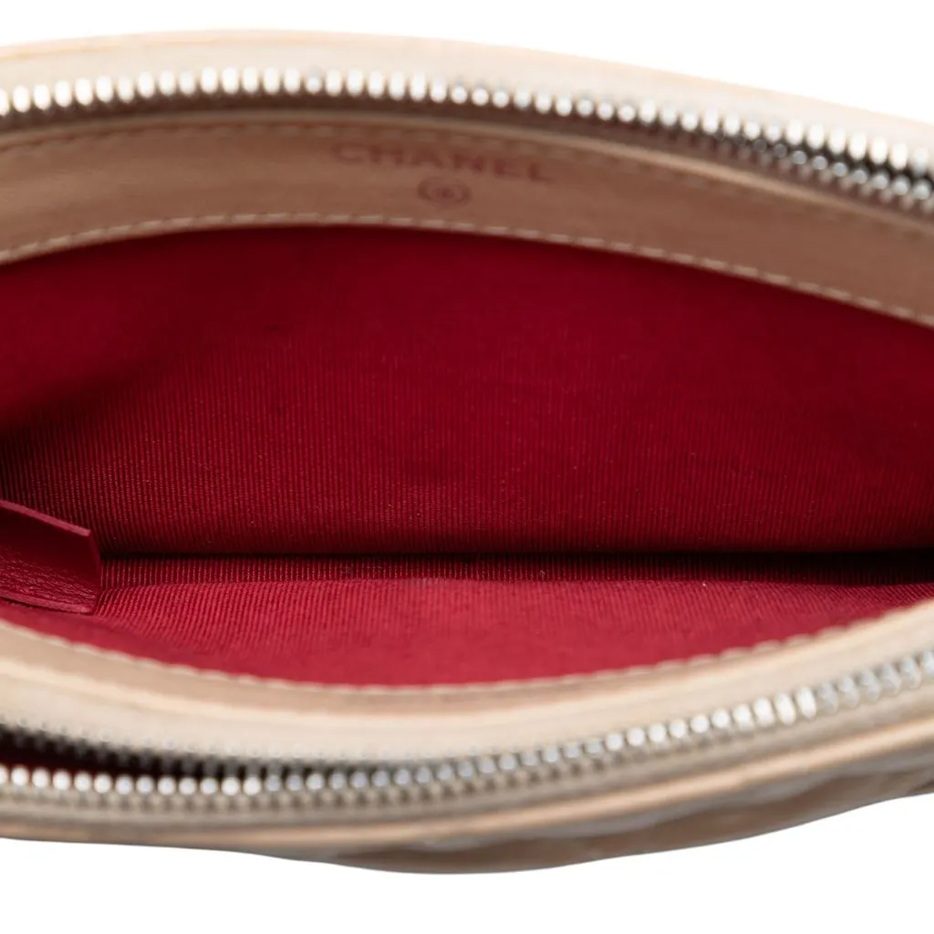 Chanel Bicolor Aged Calfskin Gabrielle Double Zip Clutch with Chain Beige Leather Very good - Model View