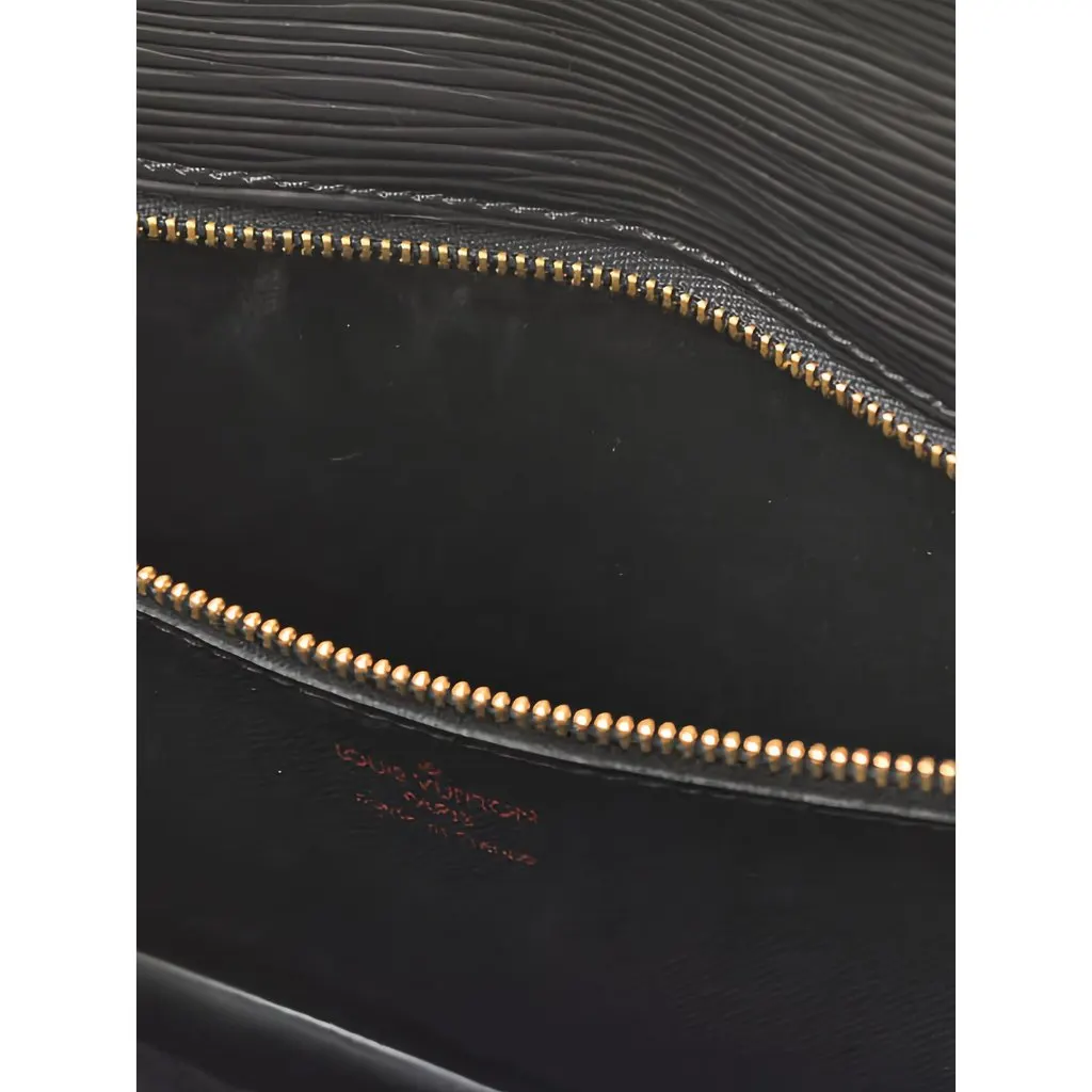 Louis Vuitton Epi Pochette Sellier Dragonne Black Leather Very good - Model View