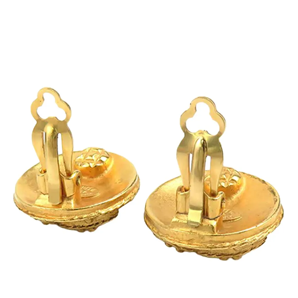 Chanel CC Gold Plated Round Clip On Earrings Gold Metal Very good - Model View