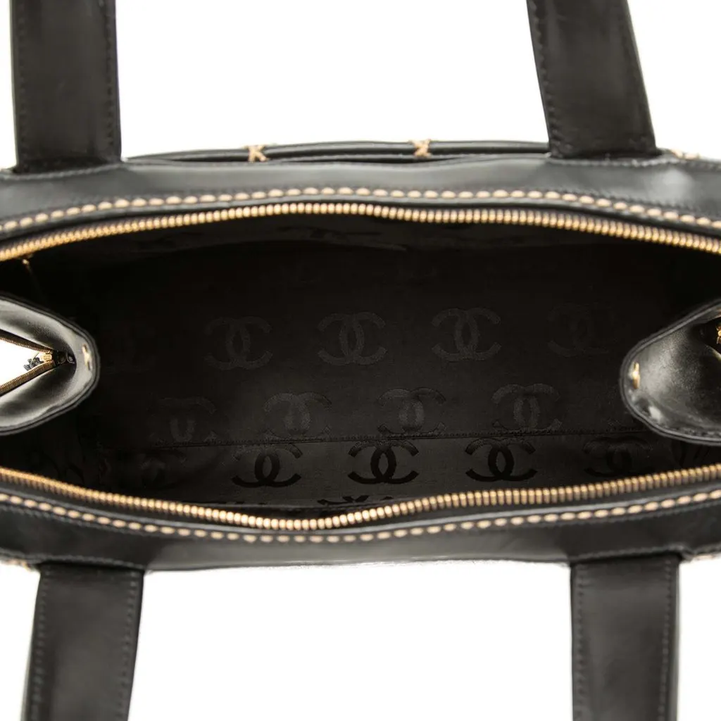 Chanel CC Lambskin Wild Stitch Handbag Black Leather Very good - Model View