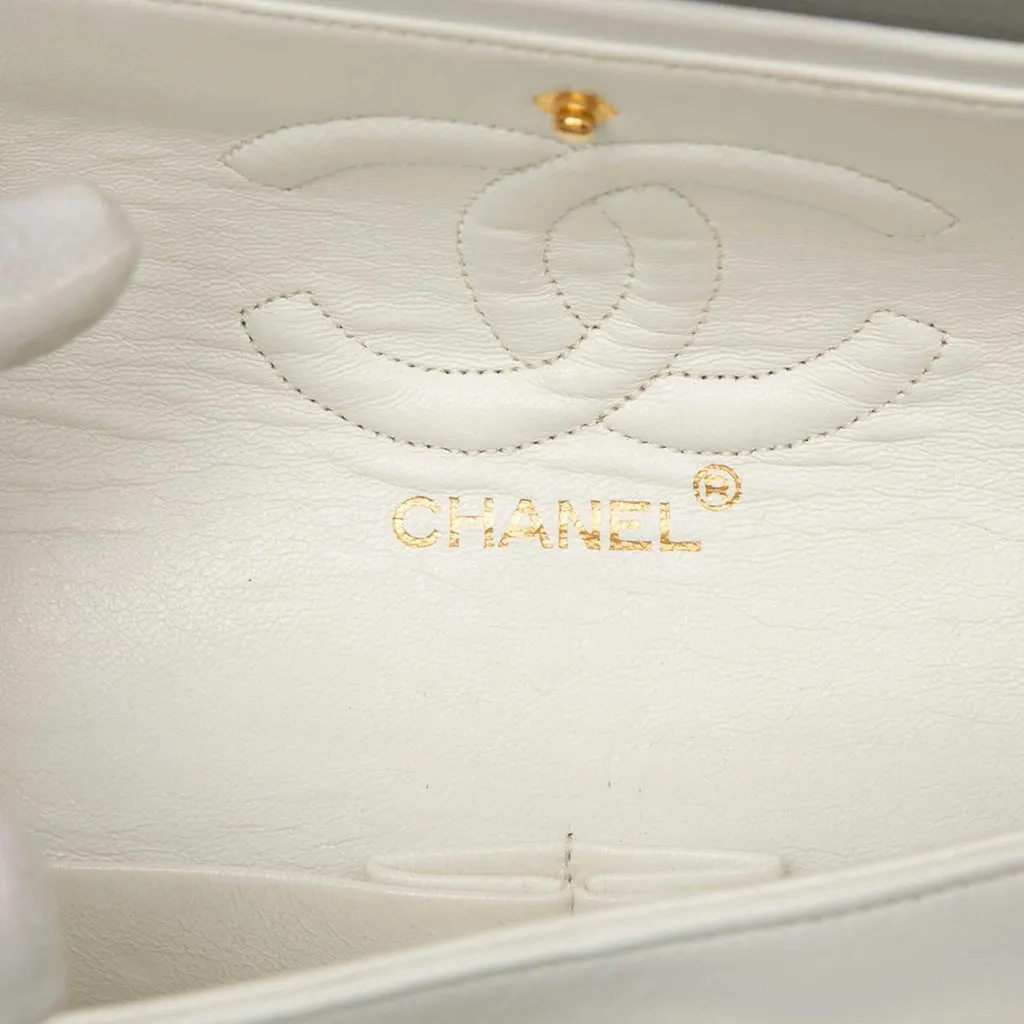 Chanel Medium Classic Lambskin Double Flap White Leather Very good - Box View