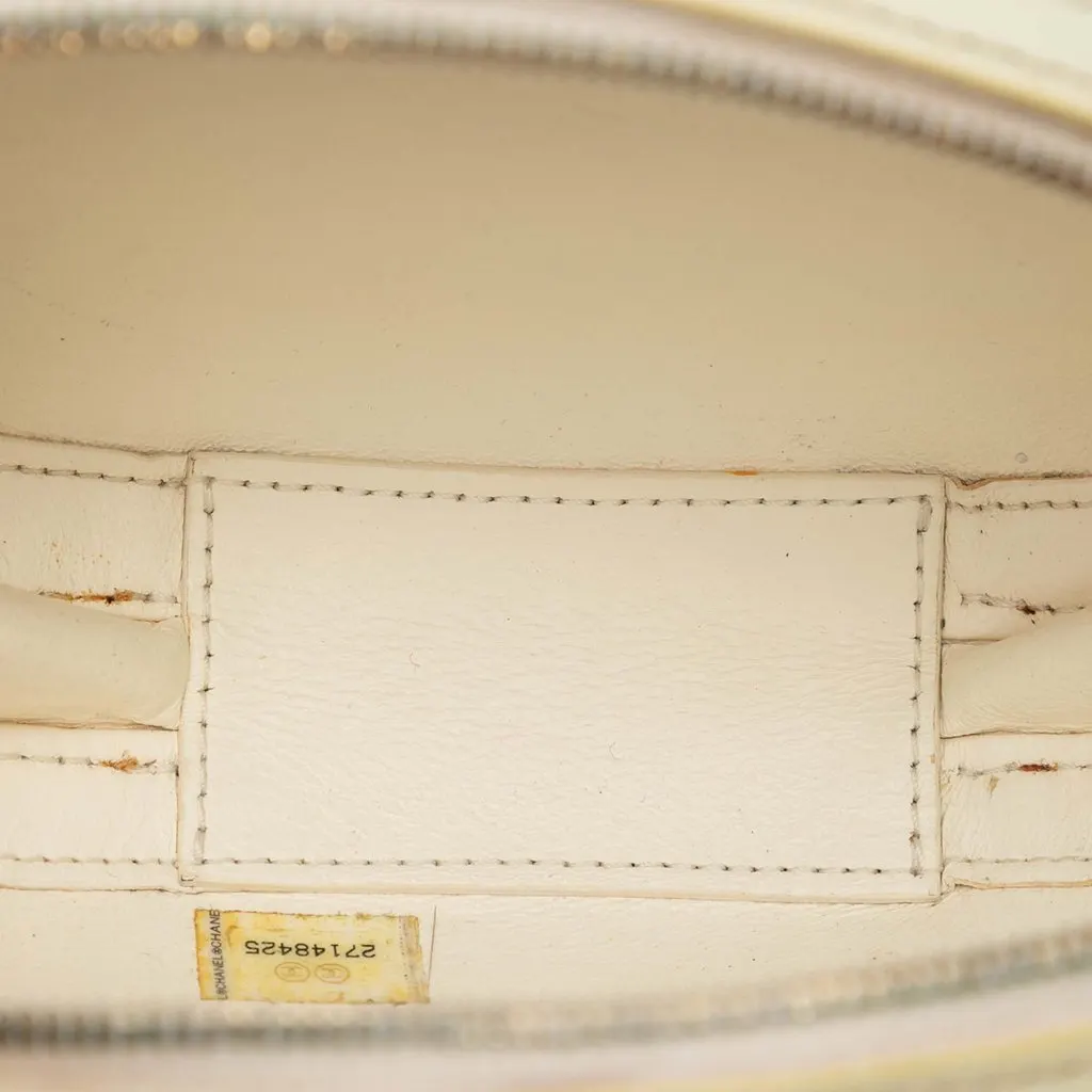 Chanel Chevron Stitched Calfskin La Pausa Evening Bag White Leather Very good - Model View