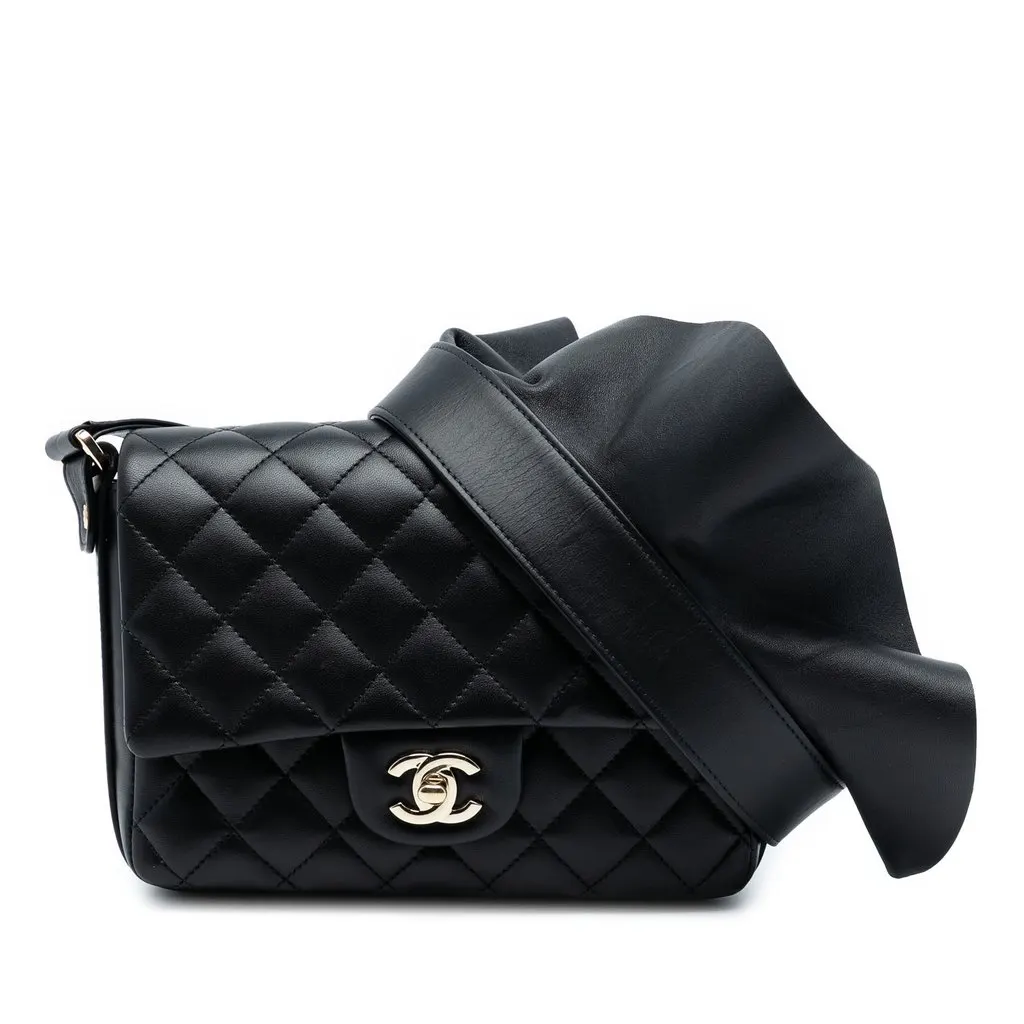 Chanel Quilted Calfskin Bolero de Chanel Flap Black Leather Very good - Front View