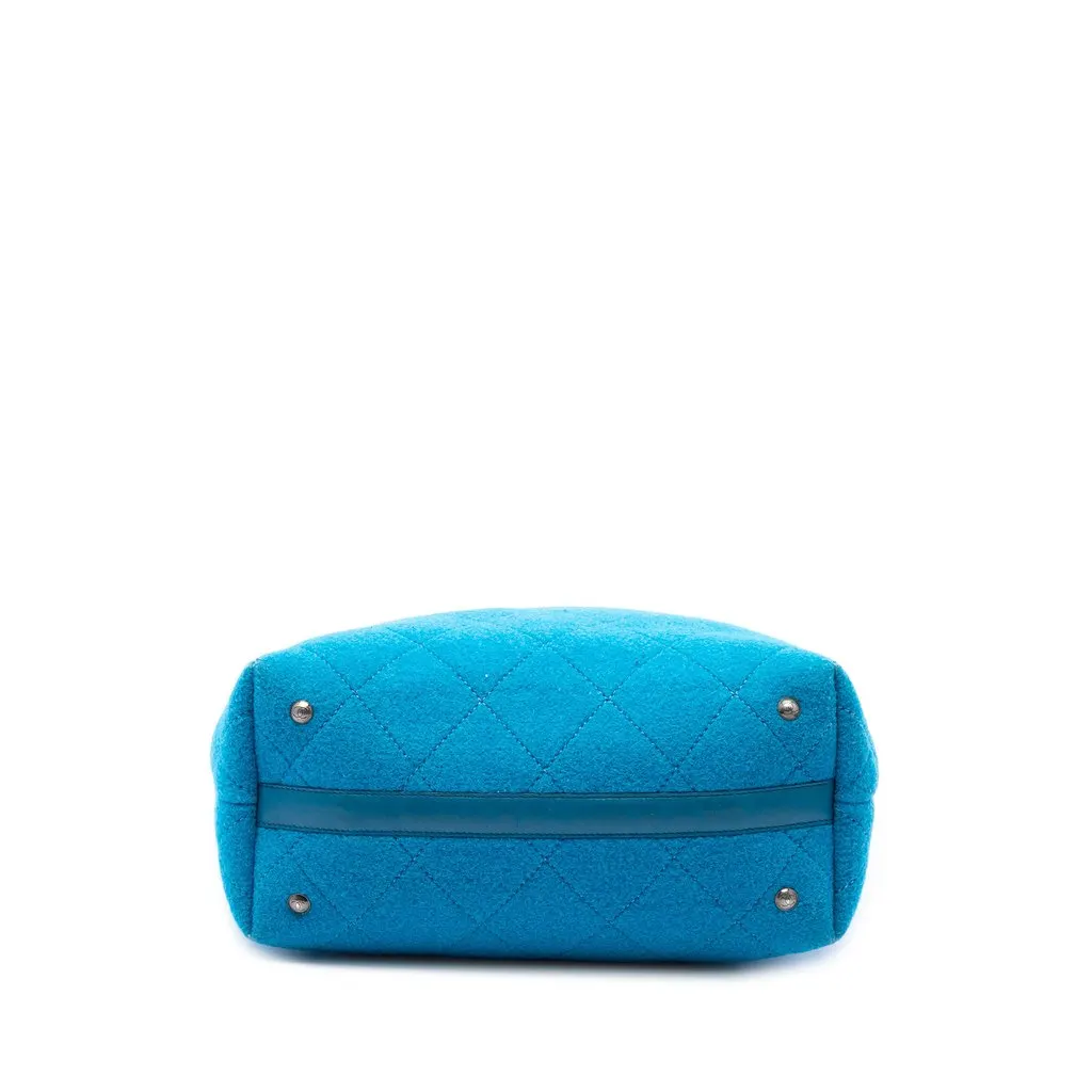 Chanel Medium CC Quilted Felt Pop Tote Blue Very good - Inside View
