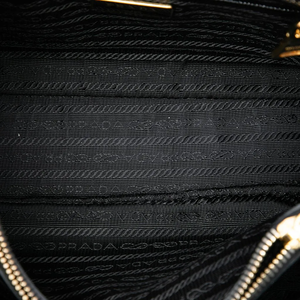 Prada Medium Saffiano Vernice Promenade Satchel Black Leather Very good - Model View