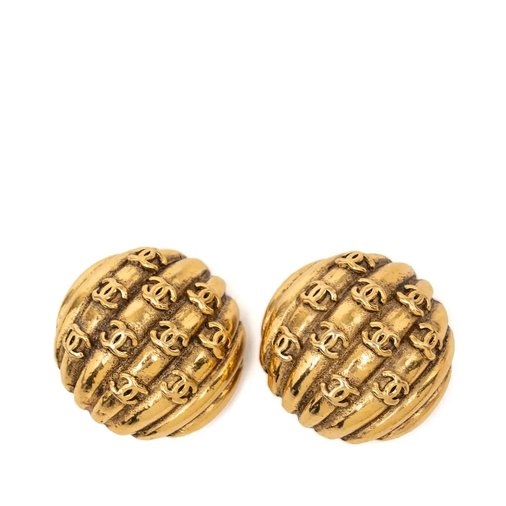 Chanel CC Gold Plated Shell Clip On Earrings Gold Metal Very good - Front View