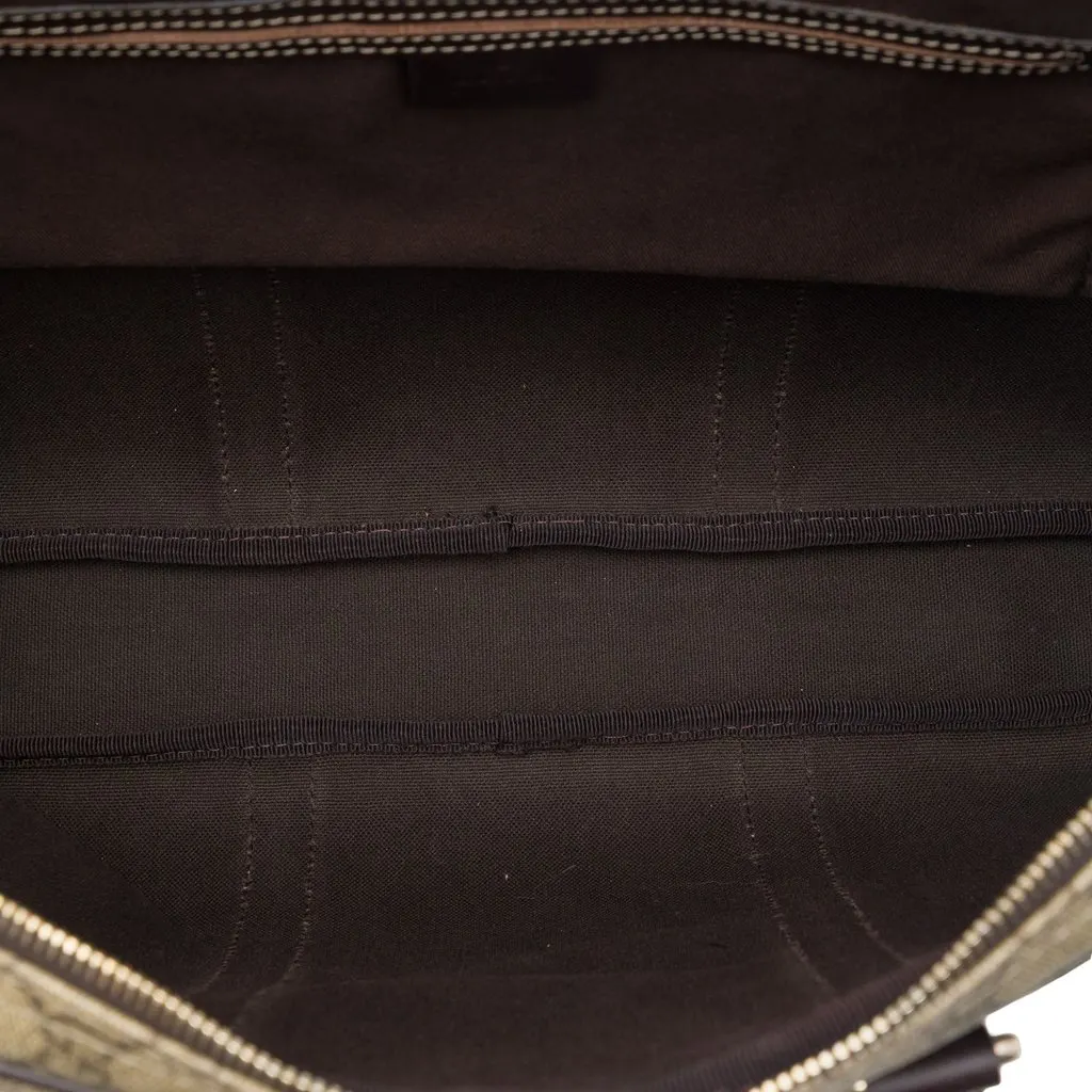 Gucci GG Supreme Business Bag Beige Canvas Good - Model View