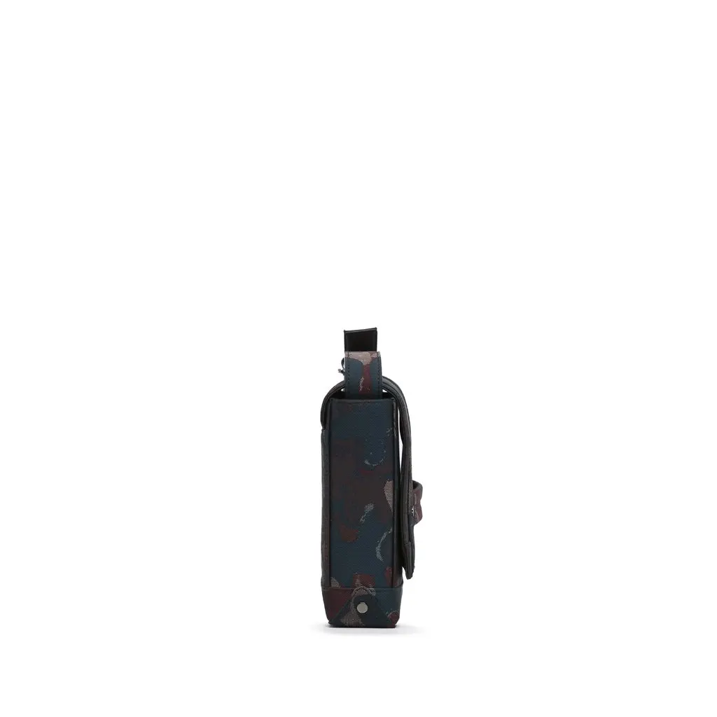 Dior x Peter Doig Messenger Bag Brown Very good - Model View
