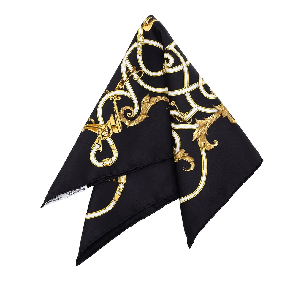 Hermès L Instruction du Roy Silk Scarf 45 Black Silk Never worn - Front View
