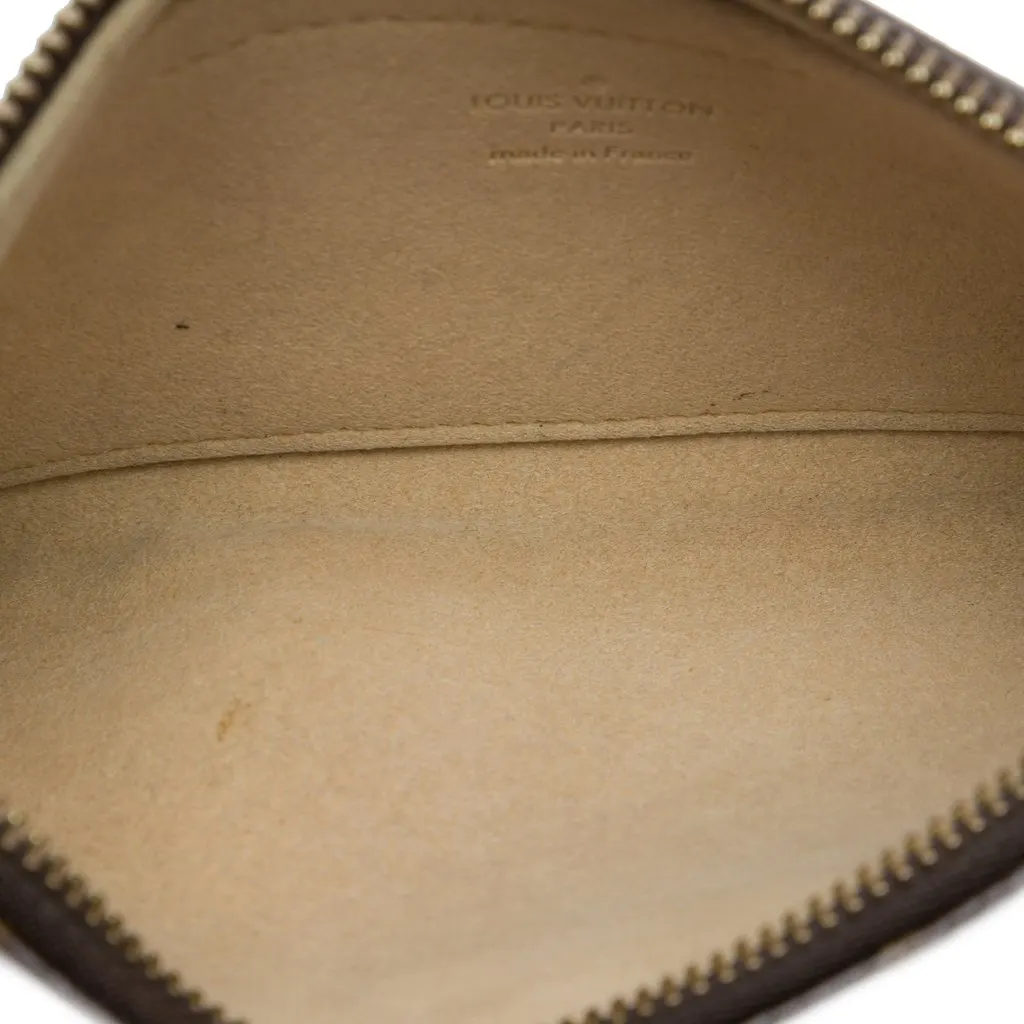 Louis Vuitton Monogram Pochette Milla MM Brown Very good - Model View