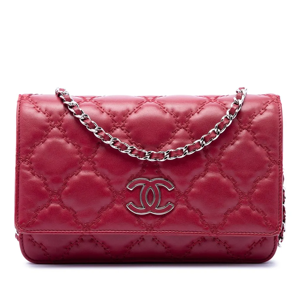 Chanel CC Quilted Calfskin Double Stitch Hamptons Wallet on Chain Red Leather Very good - Front View