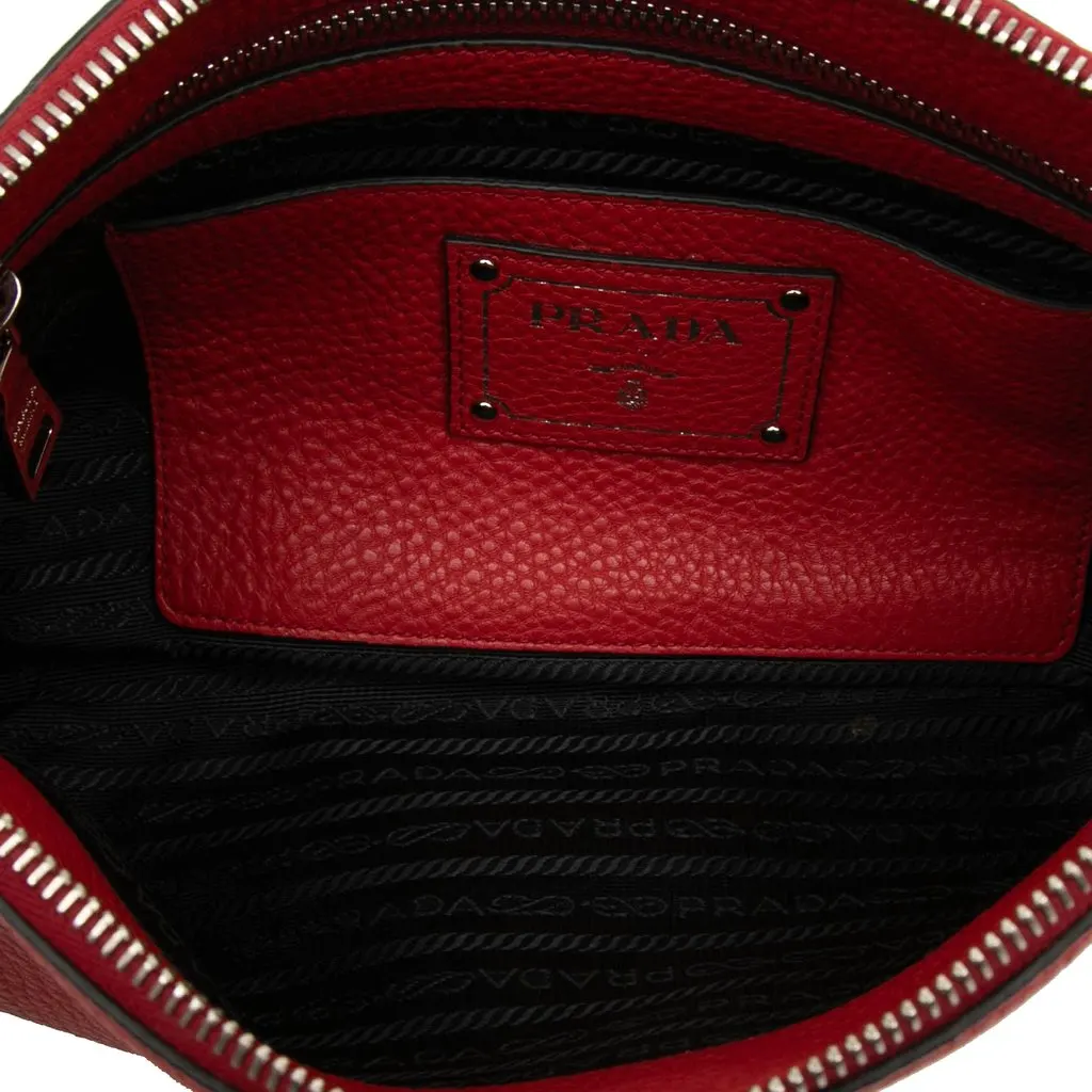 Prada Vitello Daino Clutch Red Leather Very good - Model View