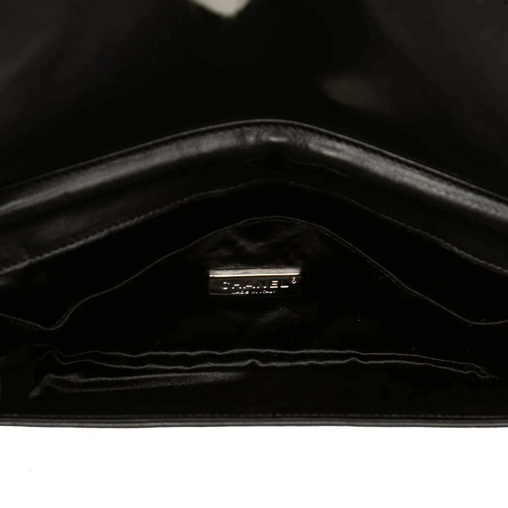 Chanel Quilted Lambskin Butterfly Clutch With Chain Black Leather Very good - Model View
