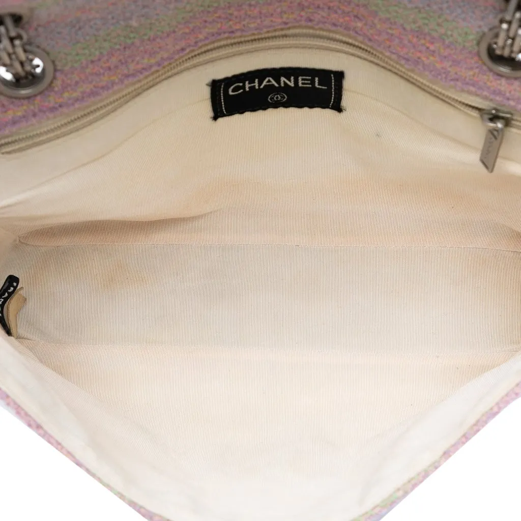 Chanel Quilted Tweed Reissue 2.55 Single Flap 225 Pink Very good - Model View