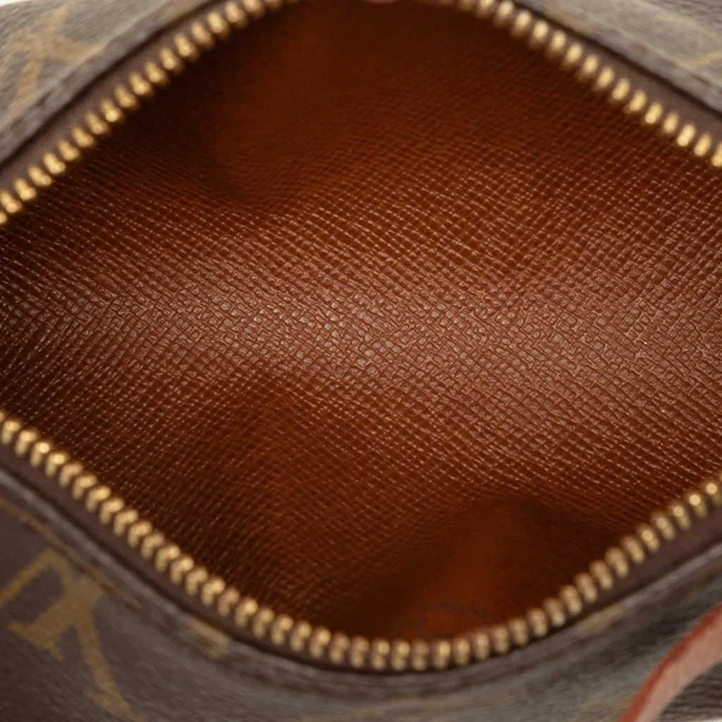 Louis Vuitton Monogram Papillon Pochette Brown Canvas Good - Model View