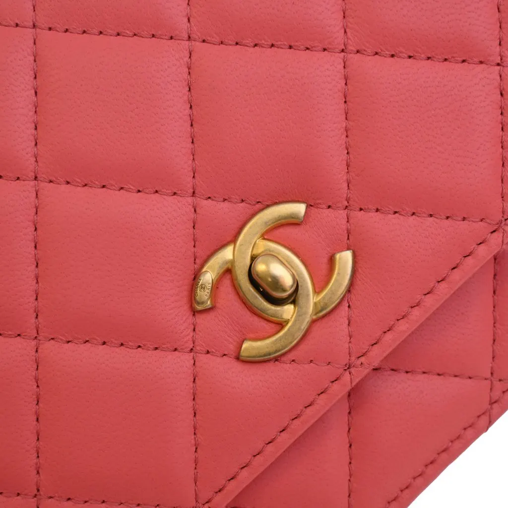 Chanel CC Quilted Lambskin Pearl Crush Wallet On Chain Pink Leather Very good - Box View