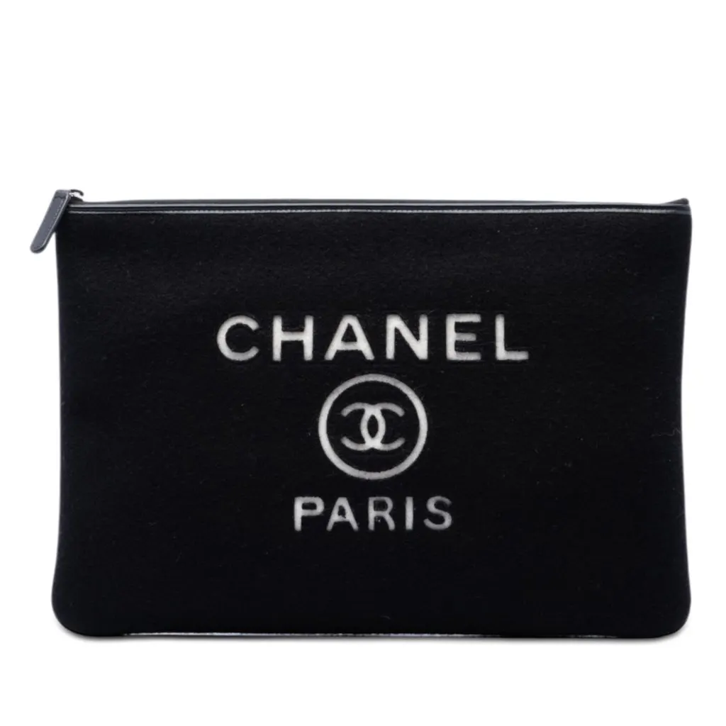 Chanel Large Wool Felt Deauville O Case Clutch Black Very good - Front View