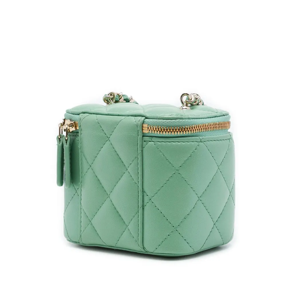 Chanel Mini Quilted Lambskin Resin Heart Vanity Case With Chain Green Leather Very good - Back View